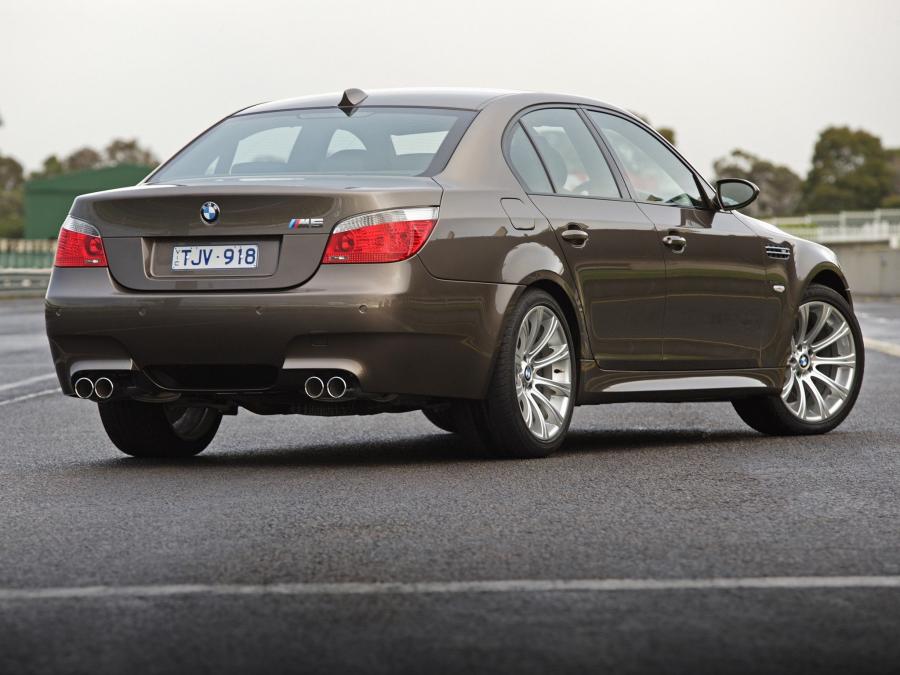  BMW M5 2005 года  (AU) (фото 9 из 12)